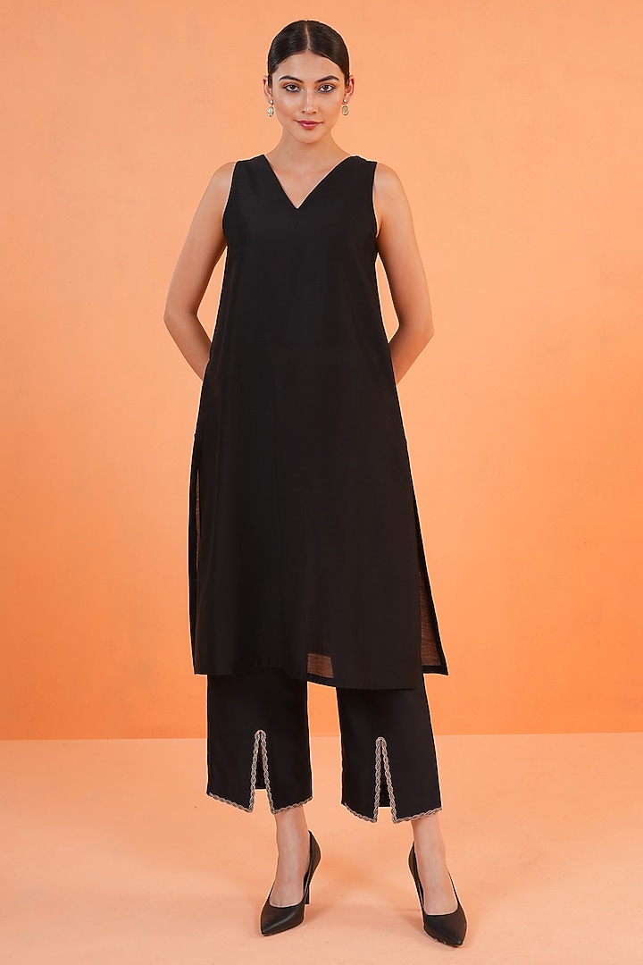 Black Chanderi Silk Embroidered Jacket Set by ORIGANI at Pernia's Pop Up Shop