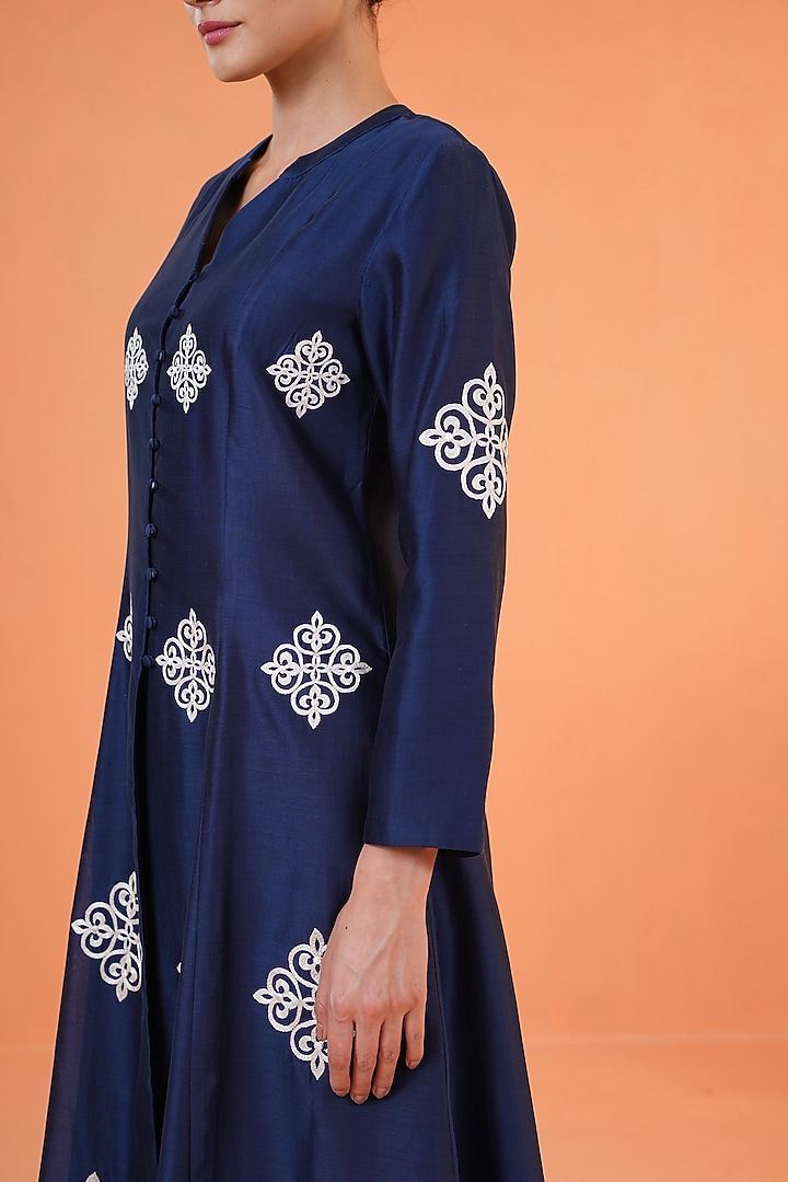 Blue Chanderi Silk Embroidered Kurta Set by ORIGANI at Pernia's Pop Up Shop