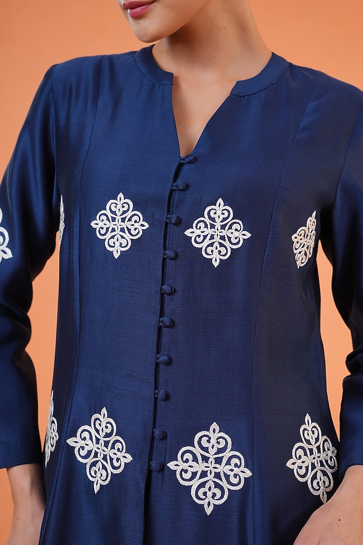 Blue Chanderi Silk Embroidered Kurta Set by ORIGANI at Pernia's Pop Up Shop