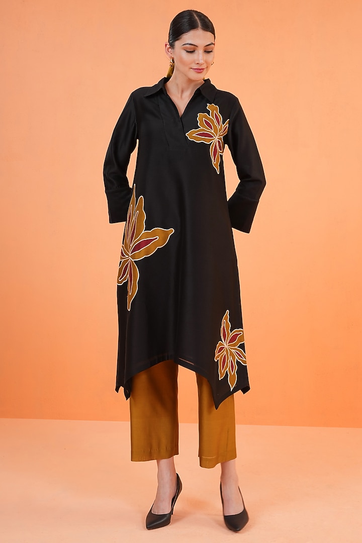 Black Chanderi Silk Embroidered Kurta Set by ORIGANI at Pernia's Pop Up Shop