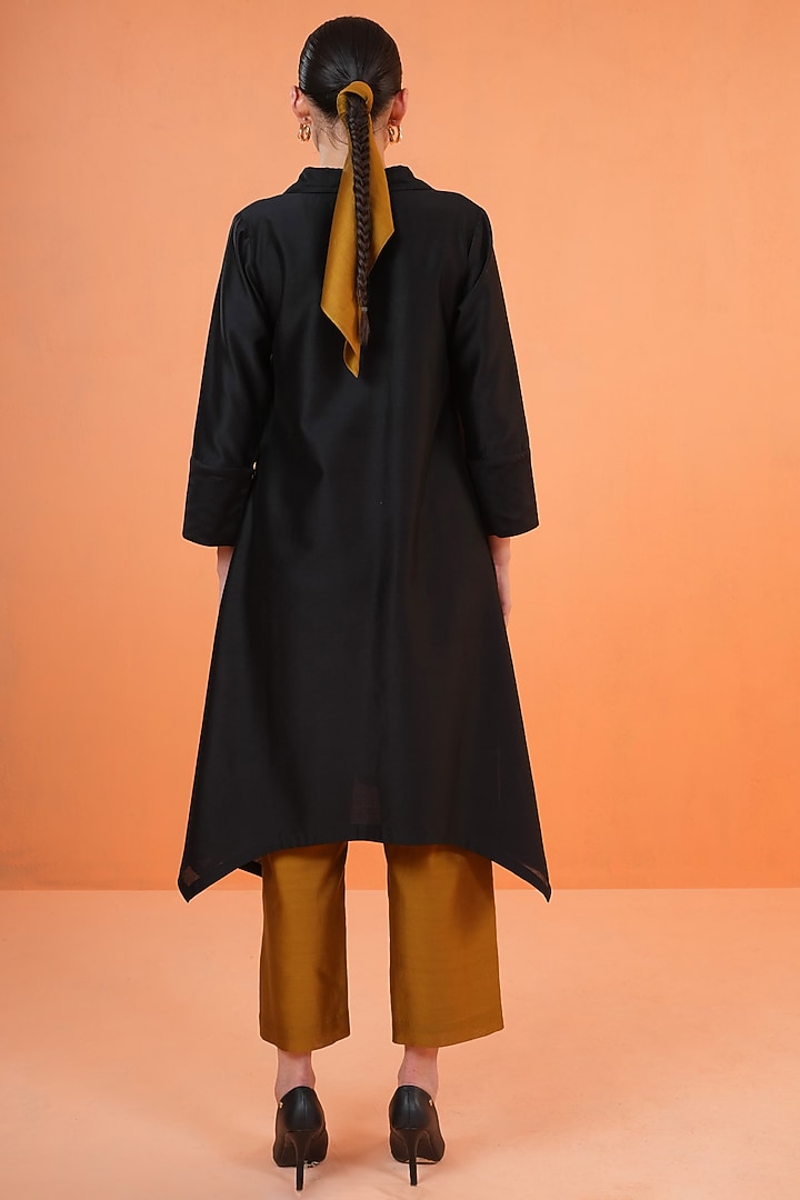 Black Chanderi Silk Embroidered Kurta Set by ORIGANI at Pernia's Pop Up Shop
