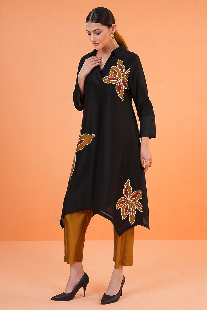 Black Chanderi Silk Embroidered Kurta Set by ORIGANI at Pernia's Pop Up Shop