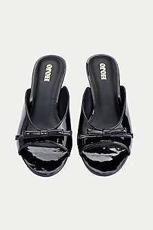 product-color-Black