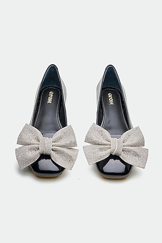 Black Genuine Leather Bow Juttis by Oroh