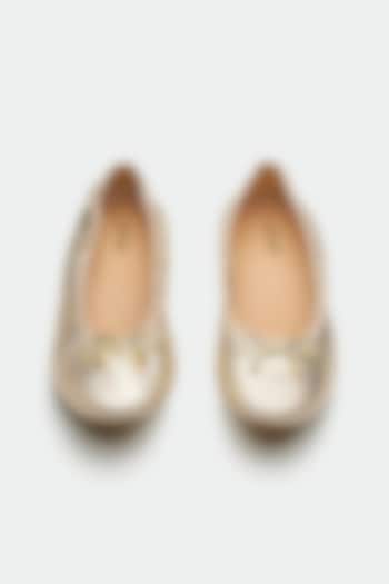 Gold Genuine Leather Metallic Bow Juttis by Oroh at Pernia's Pop Up Shop