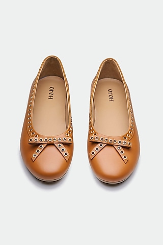 Tan Genuine Leather Juttis by Oroh