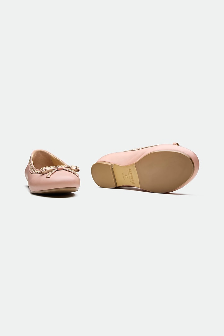 Pink Genuine Leather Juttis by Oroh at Pernia's Pop Up Shop