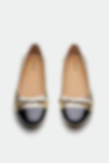 Gold Genuine Leather Bow Juttis by Oroh at Pernia's Pop Up Shop