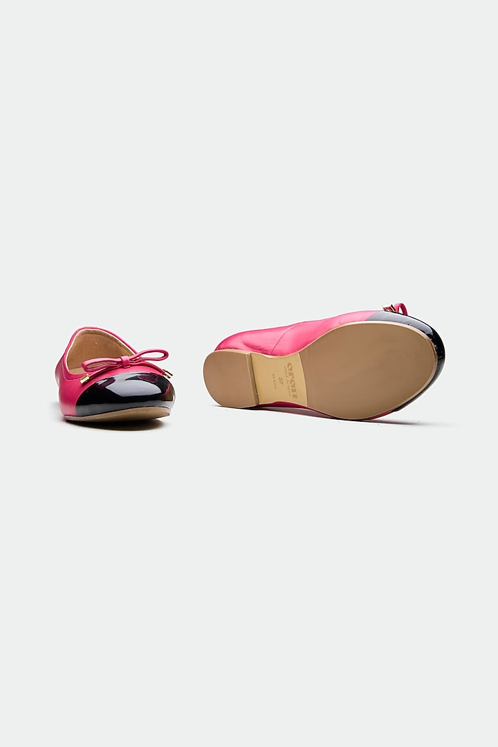Pink Genuine Leather Bow Juttis by Oroh at Pernia's Pop Up Shop
