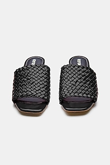 product-color-Black