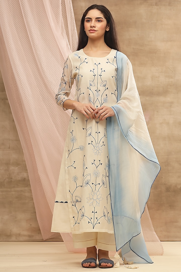 Ivory Embroidered Kurta With Ombre Dupatta by Vaayu