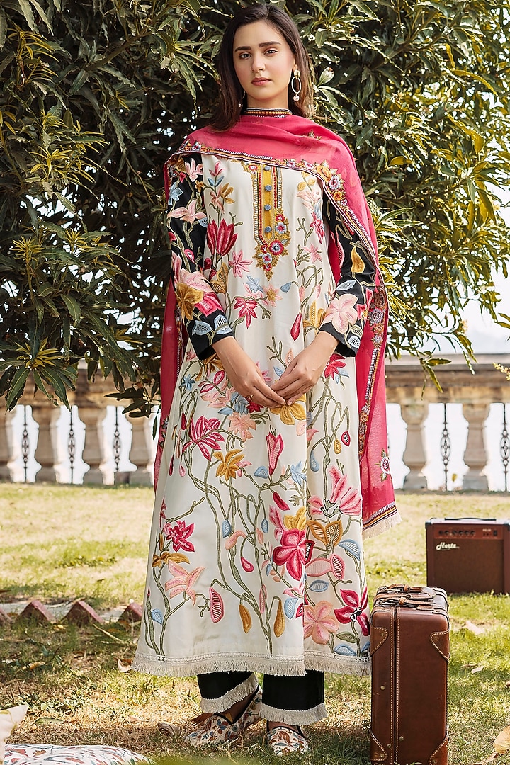 Off White Embroidered Shirt Kurta Set by Oushk By Ussama Shabbir at Pernia's Pop Up Shop