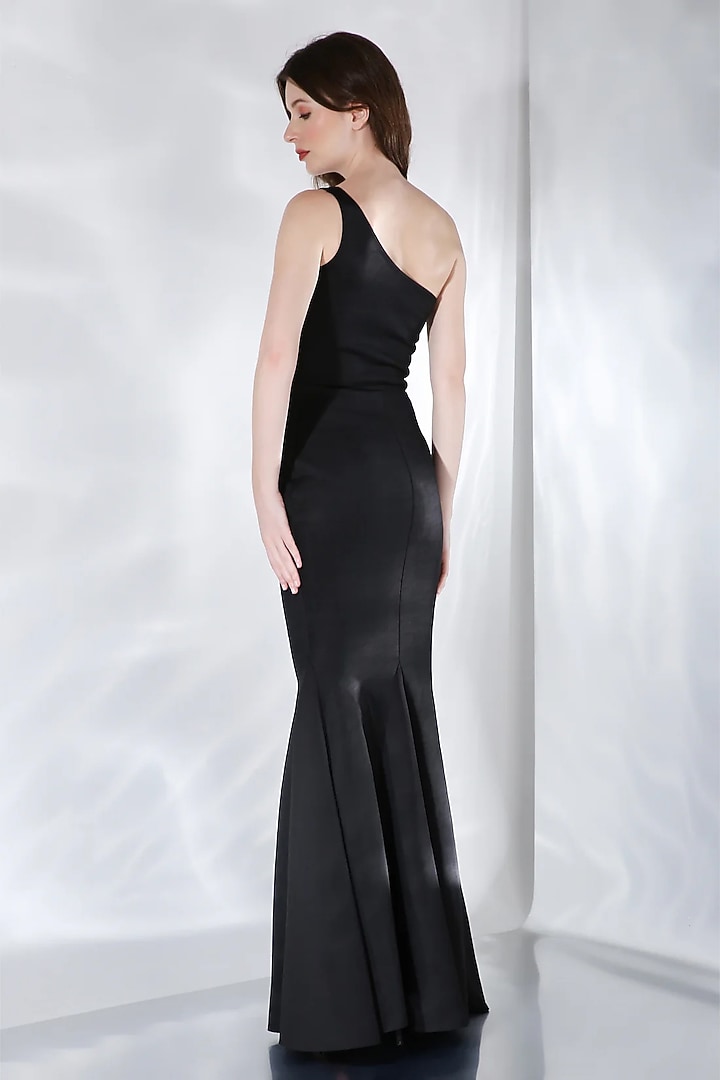 Black Neoprene One-Shoulder Mermaid Party Wear Gown by OZEQO at Pernia's Pop Up Shop
