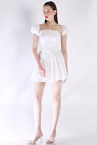 White Cotton Ruffled Mini Dress With Detachable Sleeves by OZEQO
