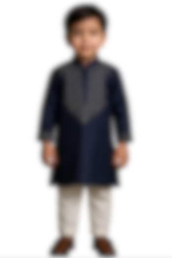 Navy Blue Linen Satin Thread Embroidered Kurta Set For Boys by Paarsh - Littles at Pernia's Pop Up Shop