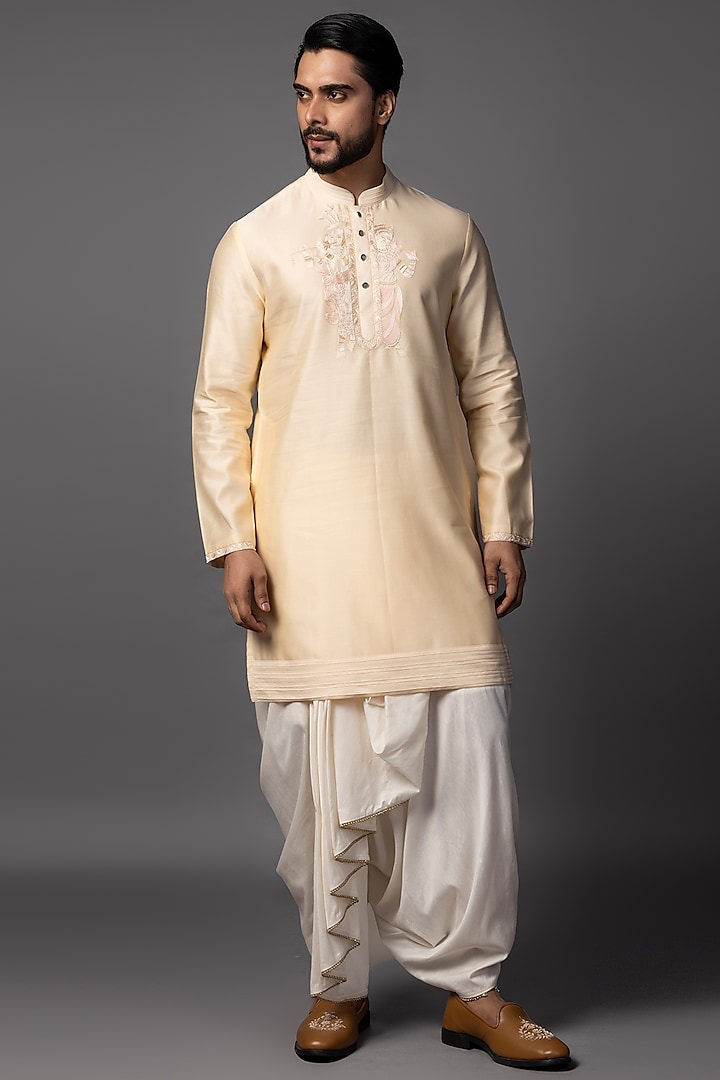 Peach Chanderi Resham Embroidered Kurta by PAARSH at Pernia's Pop Up Shop