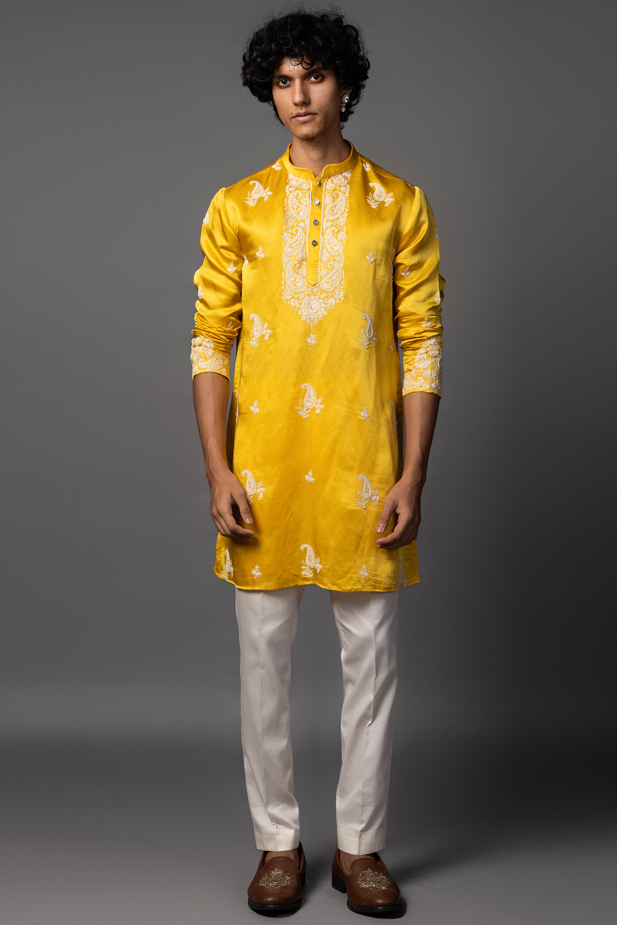 Yellow Linen Satin Threadwork Kurta Set by PAARSH at Pernia's Pop Up Shop