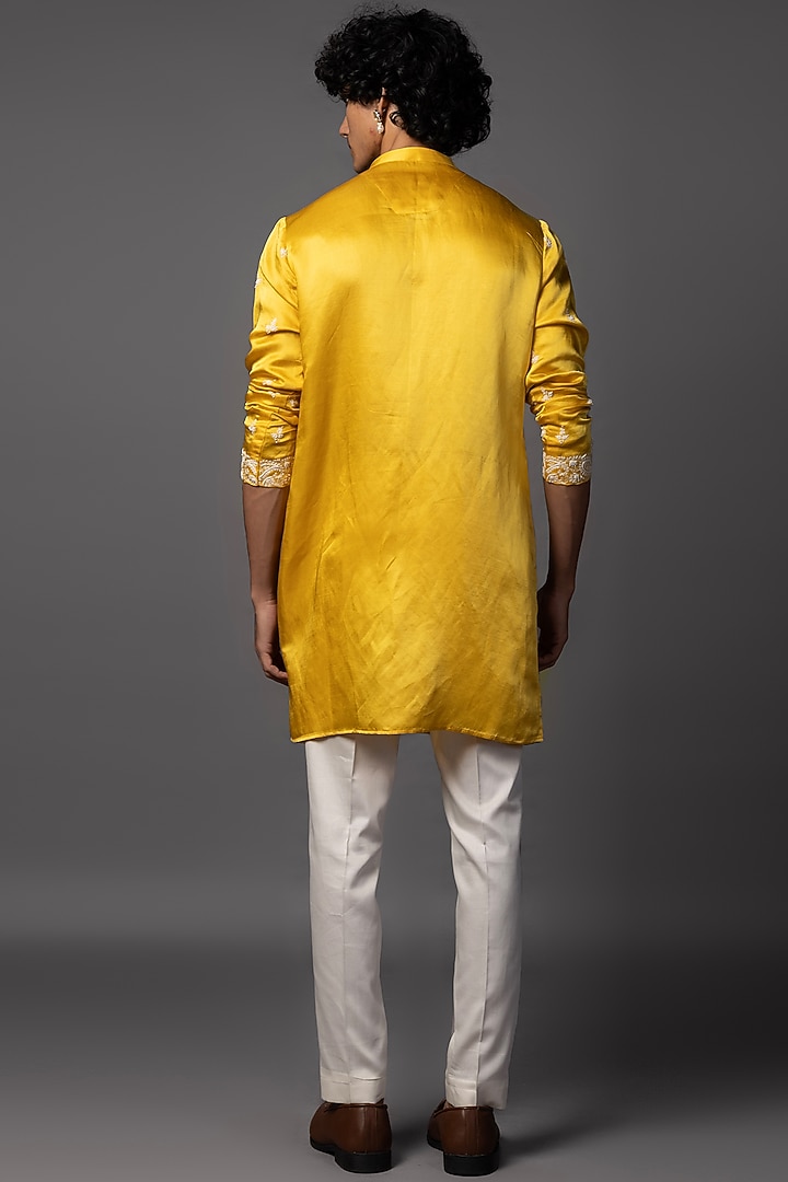 Yellow Linen Satin Threadwork Kurta Set by PAARSH at Pernia's Pop Up Shop