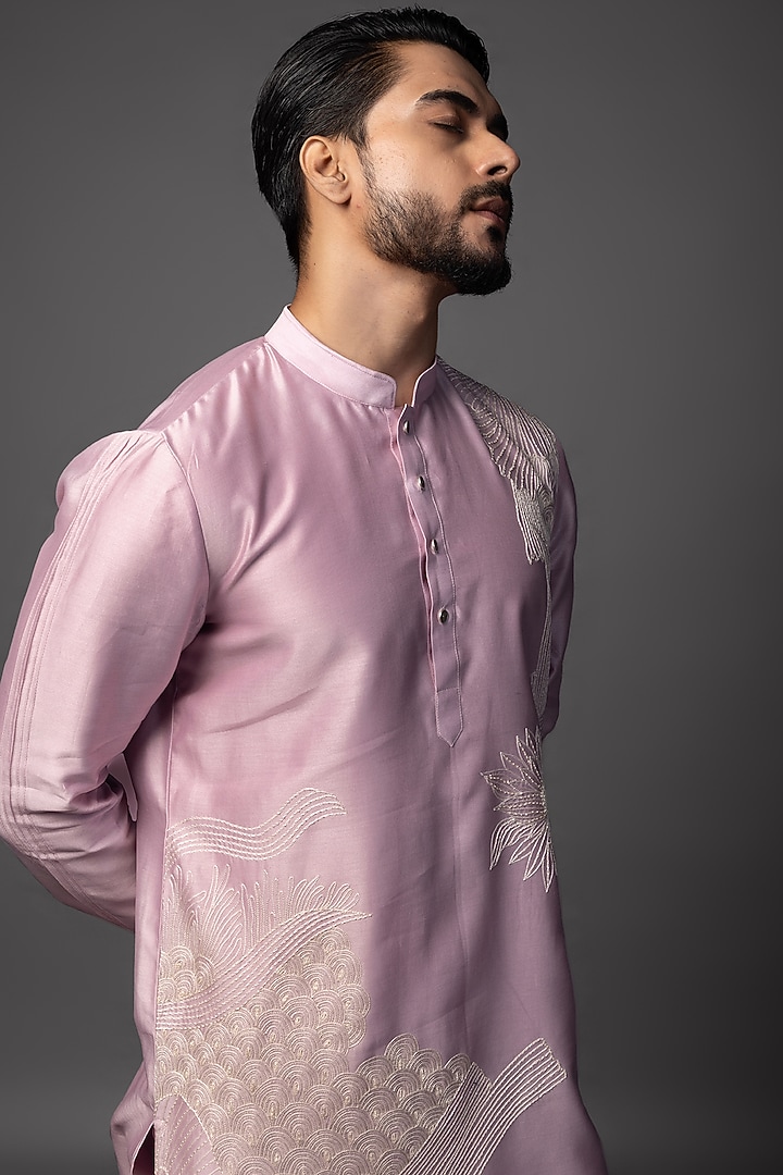 Lilac Silk Threadwork Kurta Set by PAARSH at Pernia's Pop Up Shop