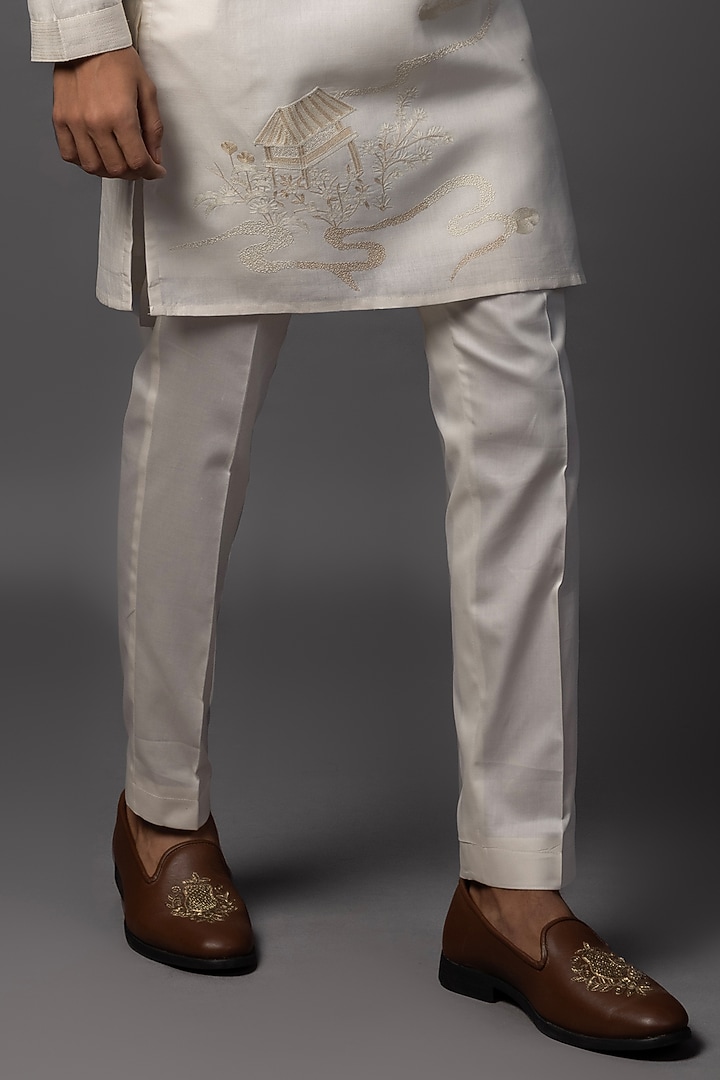Ivory Bam Silk Thread Embroidered Kurta Set by PAARSH at Pernia's Pop Up Shop
