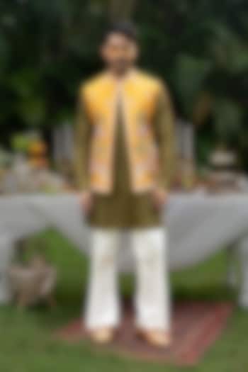 Mustard Yellow Bam Silk Hand Embroidered Bundi Jacket Set by PAARSH at Pernia's Pop Up Shop