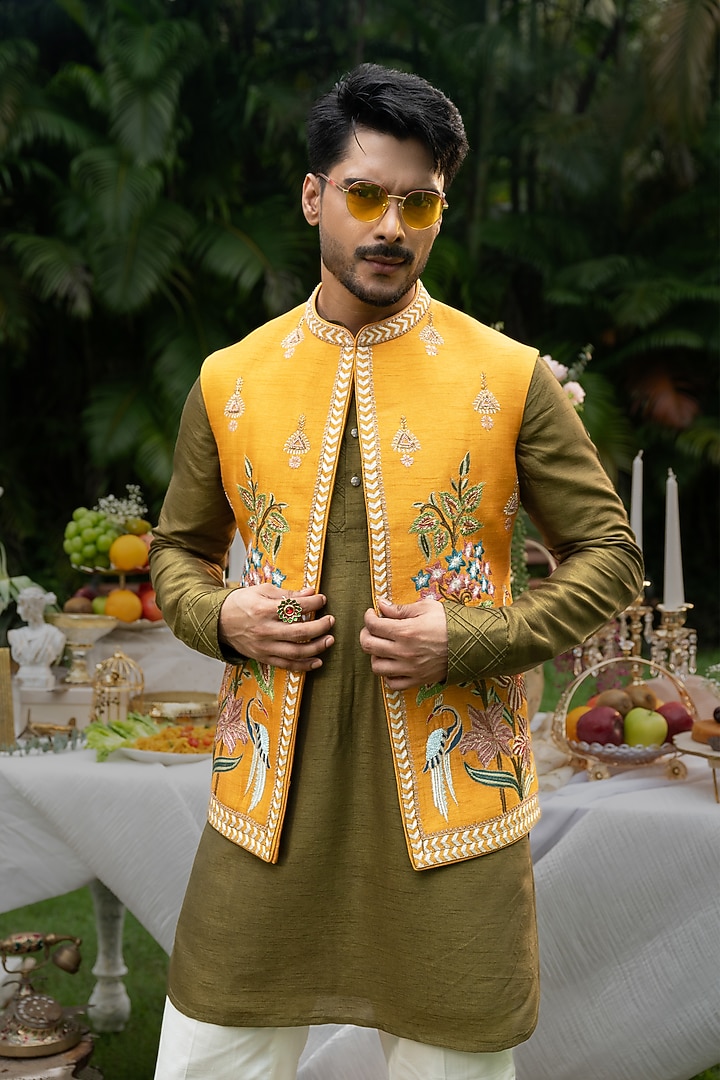 Mustard Yellow Bam Silk Hand Embroidered Bundi Jacket Set by PAARSH at Pernia's Pop Up Shop