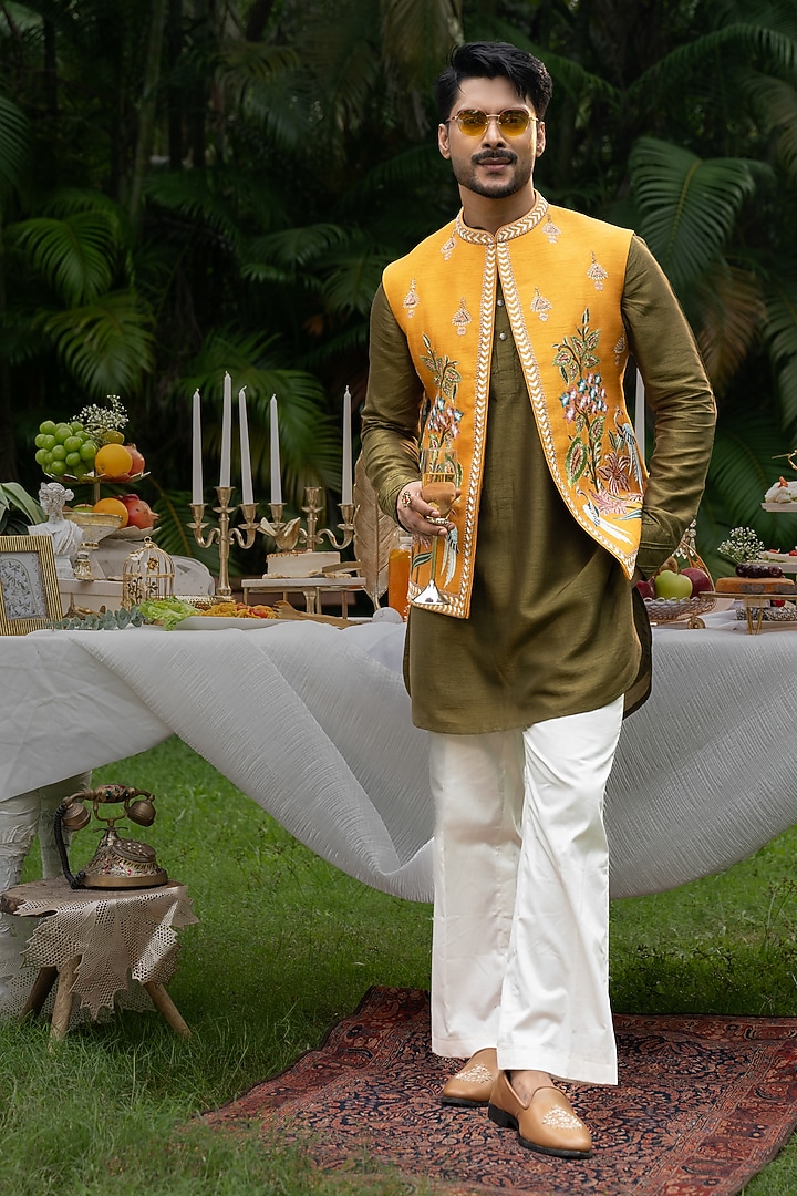 Mustard Yellow Bam Silk Hand Embroidered Bundi Jacket Set by PAARSH at Pernia's Pop Up Shop