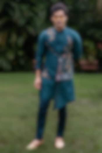 Teal Bam Silk Hand Embroidered Bundi Jacket Set by PAARSH at Pernia's Pop Up Shop