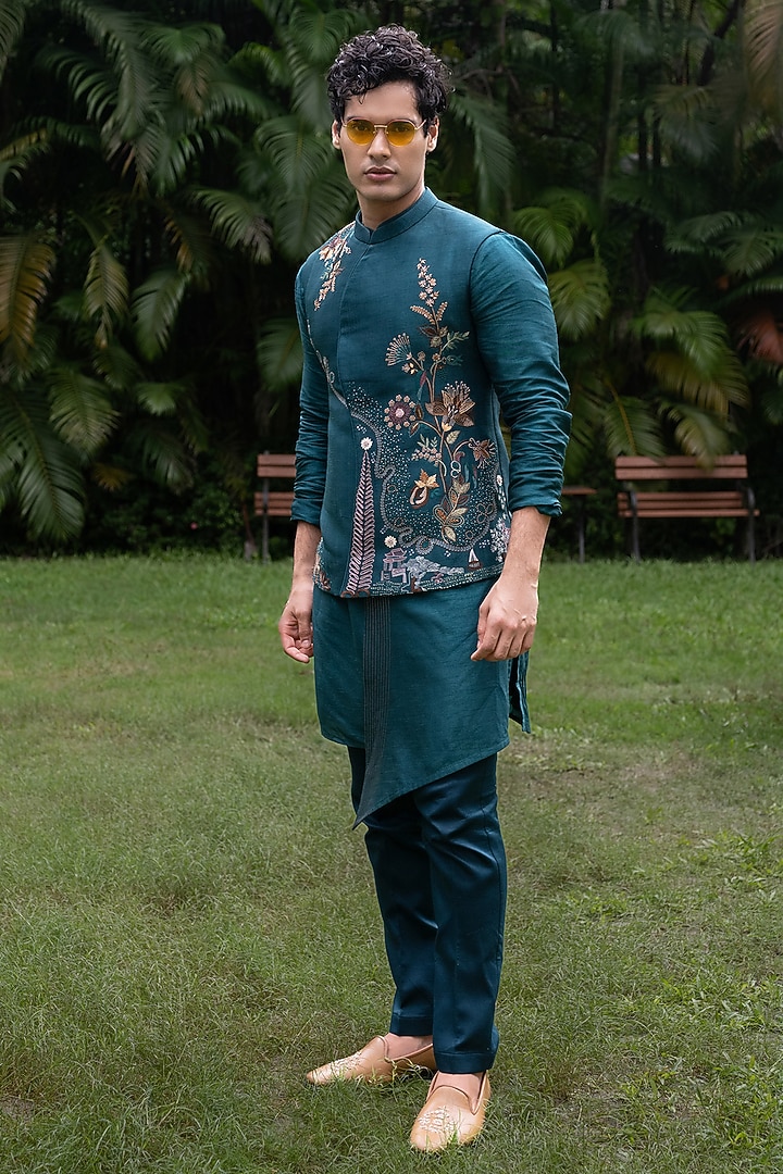 Teal Bam Silk Hand Embroidered Bundi Jacket Set by PAARSH at Pernia's Pop Up Shop