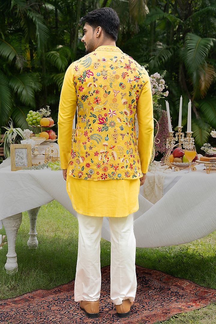 Yellow Organza Hand Embroidered Bundi Jacket Set by PAARSH at Pernia's Pop Up Shop
