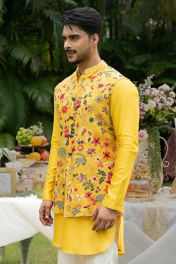 Yellow Organza Hand Embroidered Bundi Jacket Set by PAARSH at Pernia's Pop Up Shop