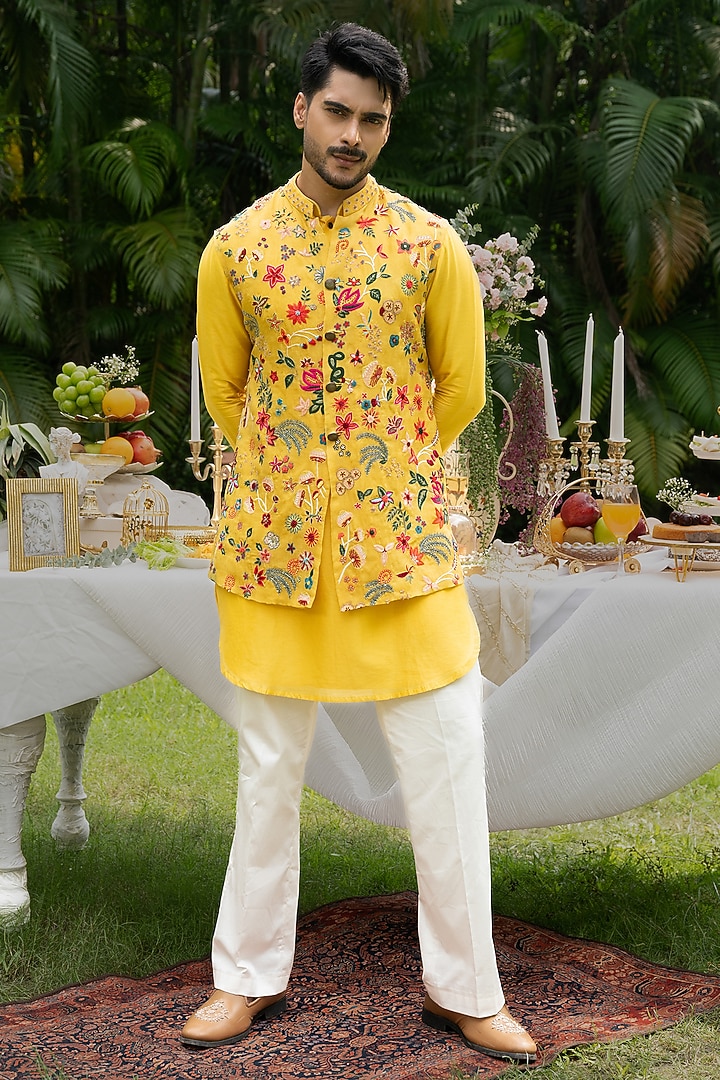 Yellow Organza Hand Embroidered Bundi Jacket Set by PAARSH at Pernia's Pop Up Shop