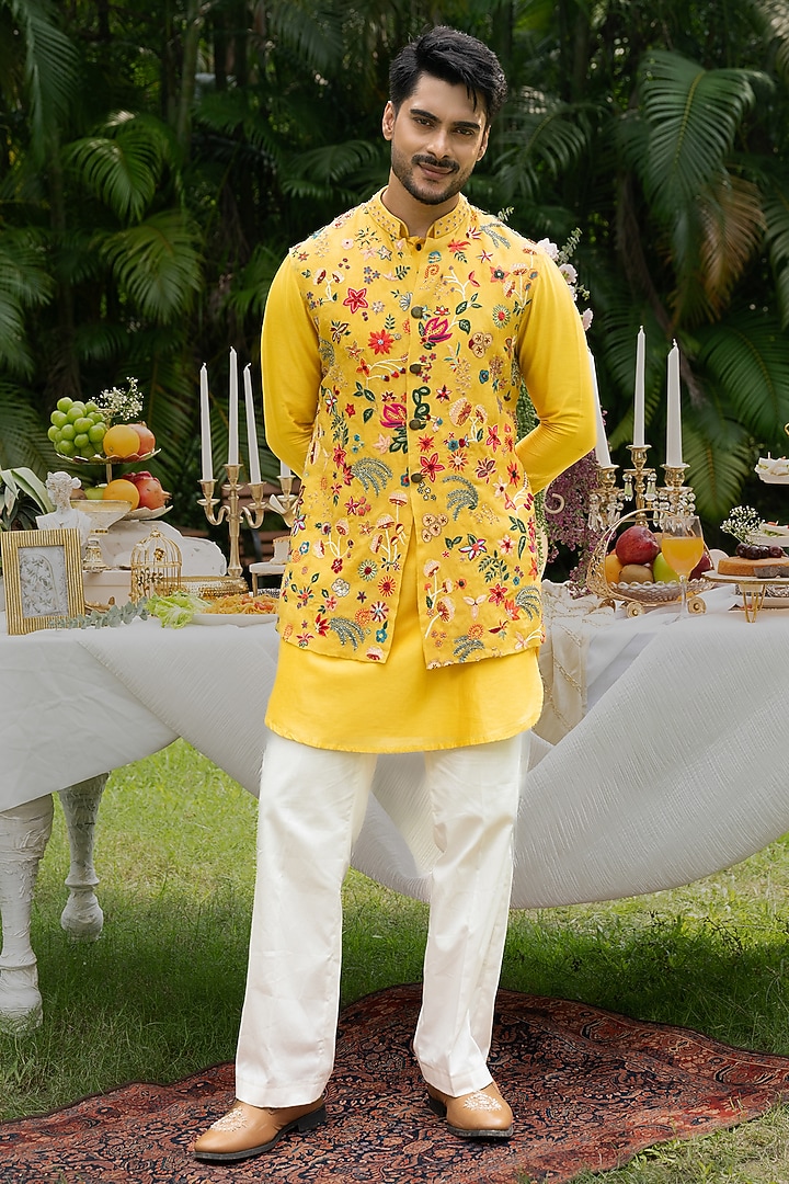 Yellow Organza Hand Embroidered Bundi Jacket Set by PAARSH at Pernia's Pop Up Shop