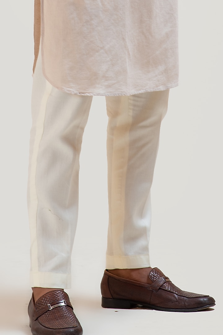 Light Grey Linen Cotton Sequins Embroidered Kurta Set by PAARSH at Pernia's Pop Up Shop