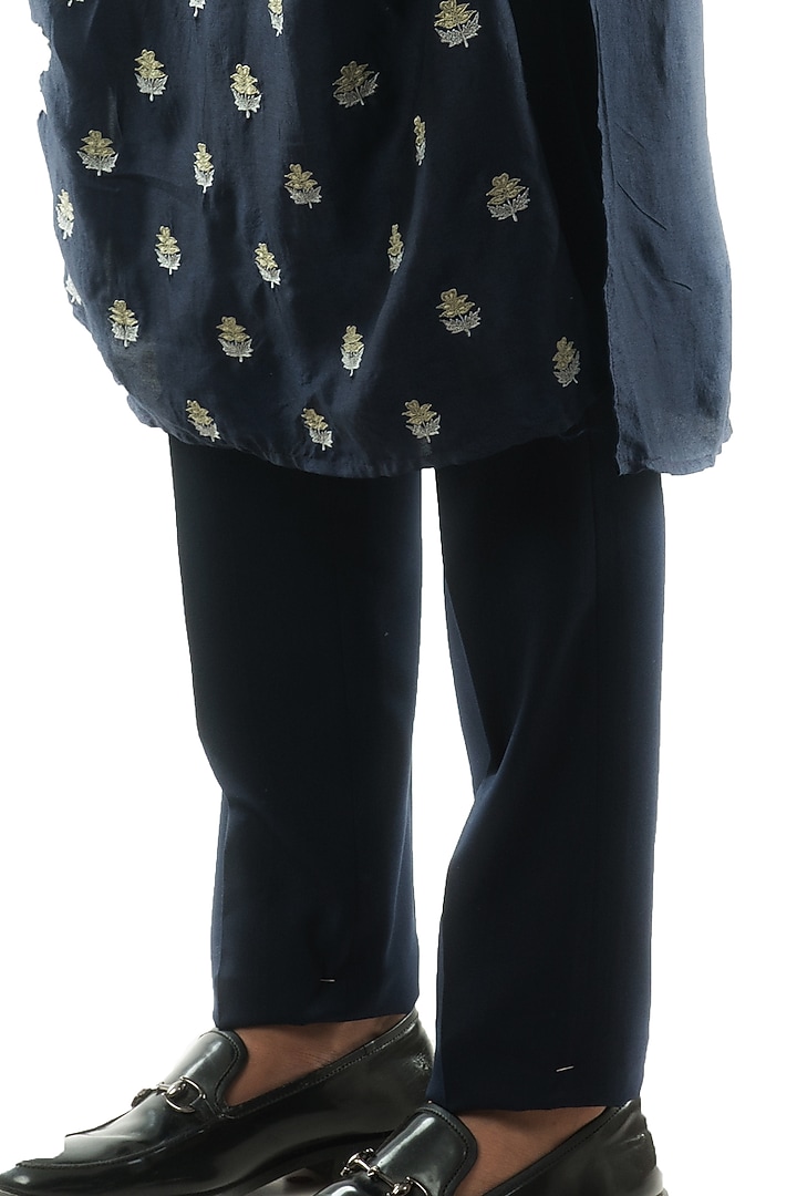 Opal Blue Embroidered Kurta Set by PAARSH at Pernia's Pop Up Shop