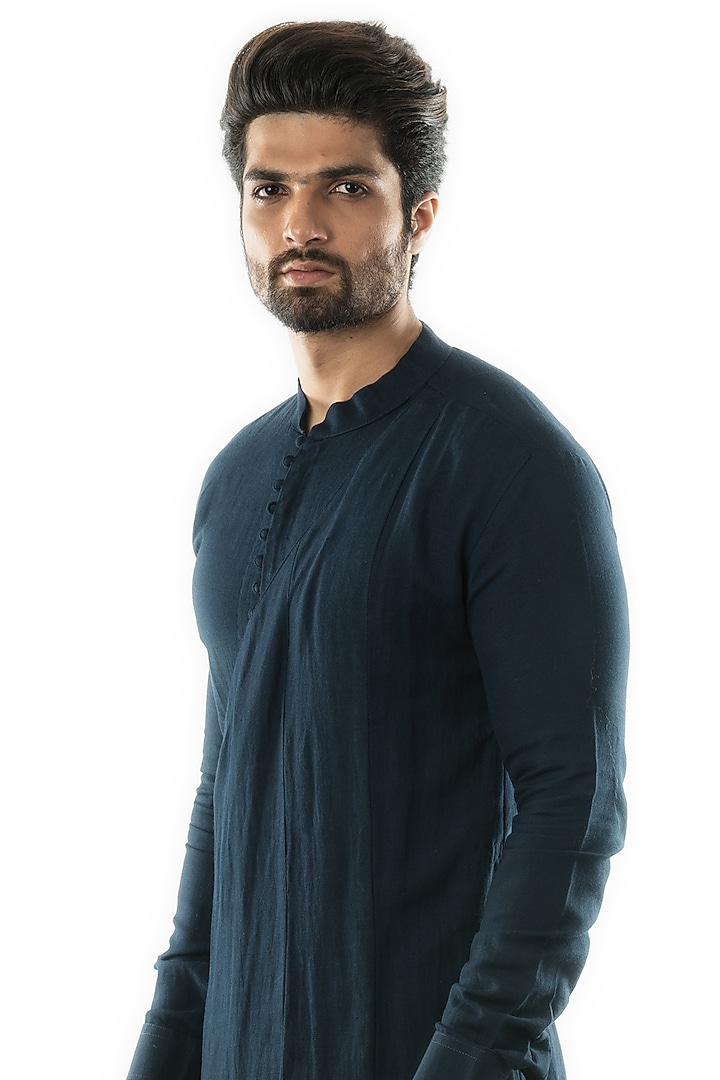 Navy Blue Khadi Draped Kurta Set by PAARSH at Pernia's Pop Up Shop