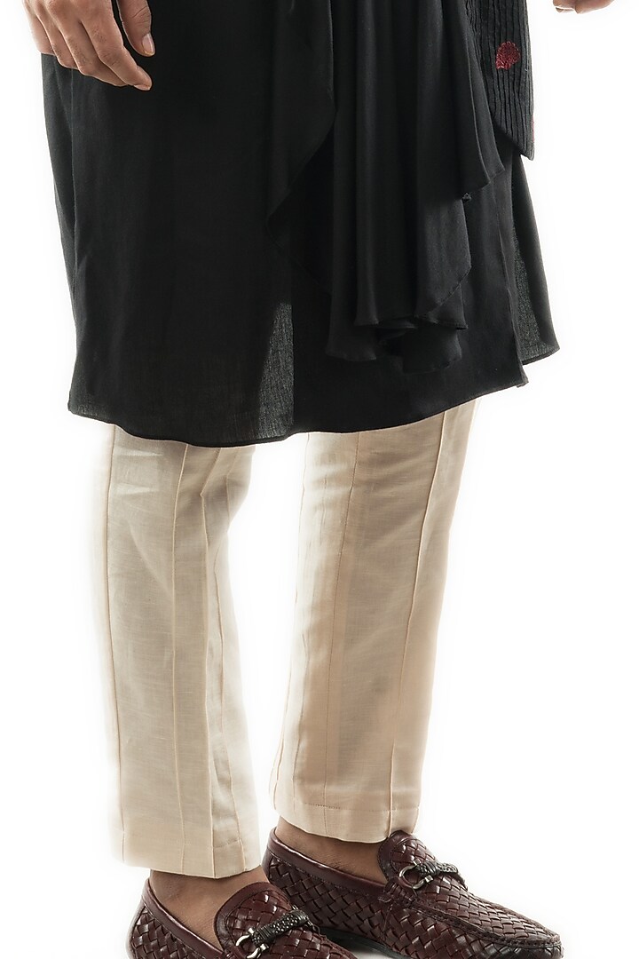 Black Embroidered Pleated Kurta Set by PAARSH at Pernia's Pop Up Shop
