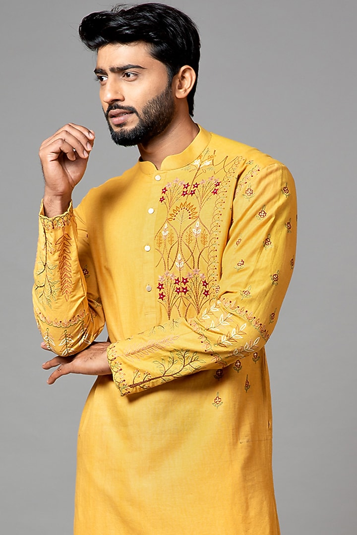 Mustard Embroidered Kurta Set by PAARSH at Pernia's Pop Up Shop