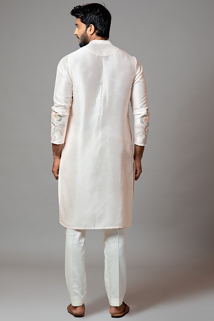 Faded Pink Embroidered Kurta Set by PAARSH at Pernia's Pop Up Shop