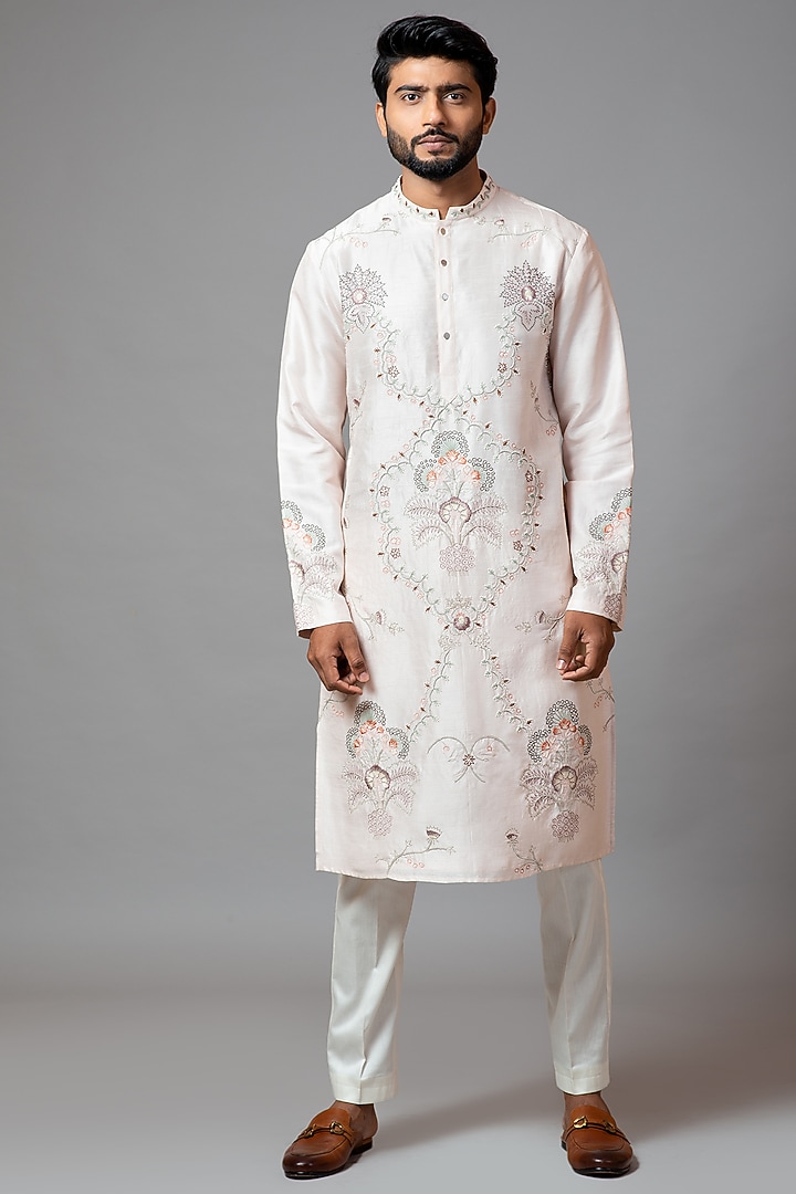 Crystal Pink Embroidered Kurta Set by PAARSH at Pernia's Pop Up Shop