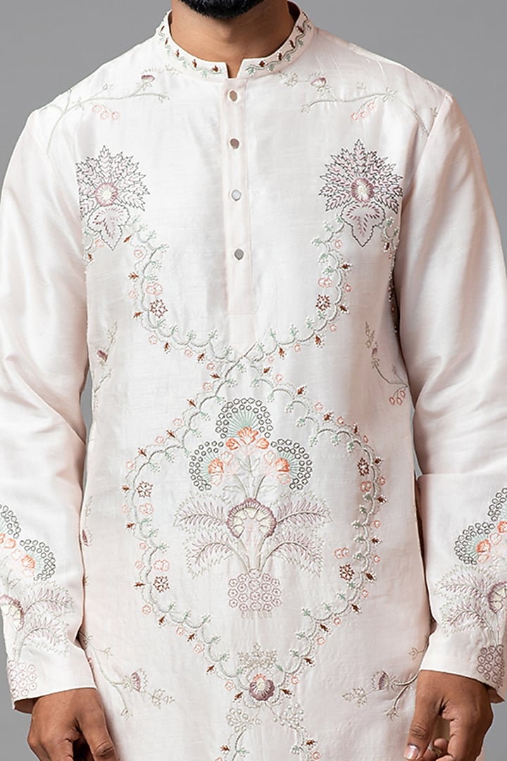 Crystal Pink Embroidered Kurta Set by PAARSH at Pernia's Pop Up Shop
