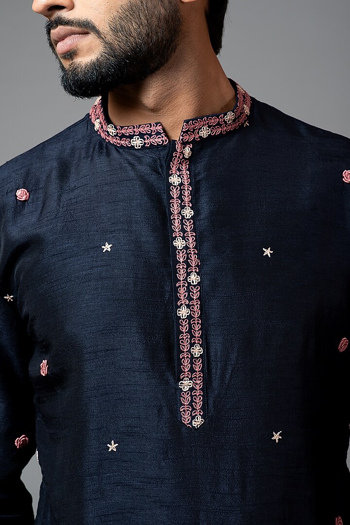 Navy Blue Embroidered Kurta Set by PAARSH at Pernia's Pop Up Shop