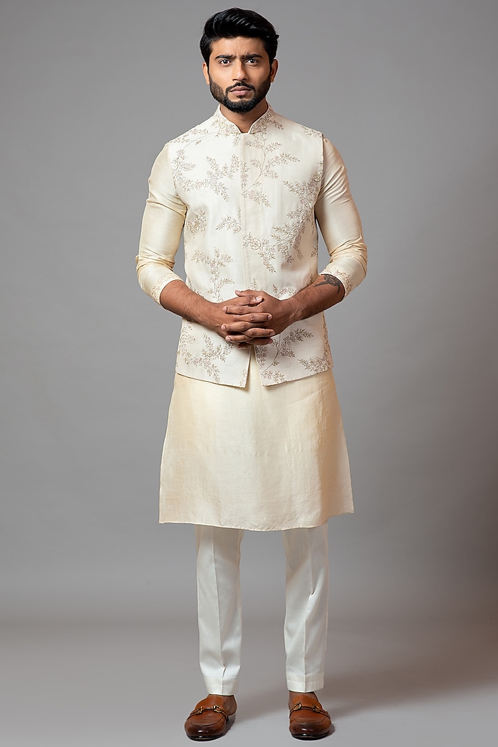 Off-White Embroidered Nehru Jacket by PAARSH at Pernia's Pop Up Shop