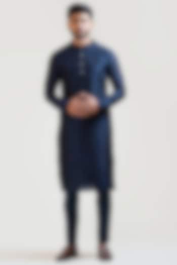 Navy Blue Embroidered Kurta Set by PAARSH at Pernia's Pop Up Shop