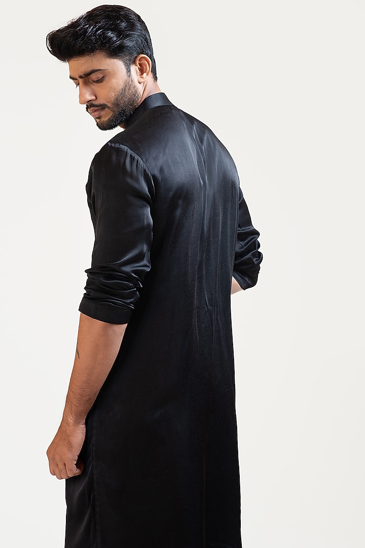 Black Draped Kurta Set by PAARSH at Pernia's Pop Up Shop
