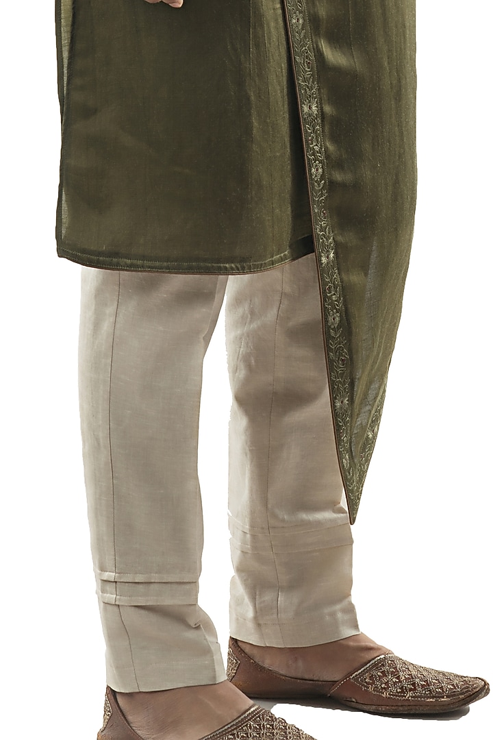 Olive Green Terrycot Thread Embroidered Bundi Jacket Set by PAARSH at Pernia's Pop Up Shop