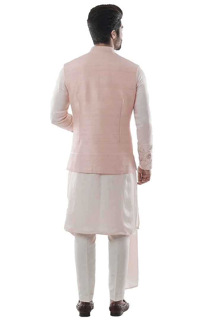 Pearl Pink Embroidered Bundi Jacket by PAARSH at Pernia's Pop Up Shop