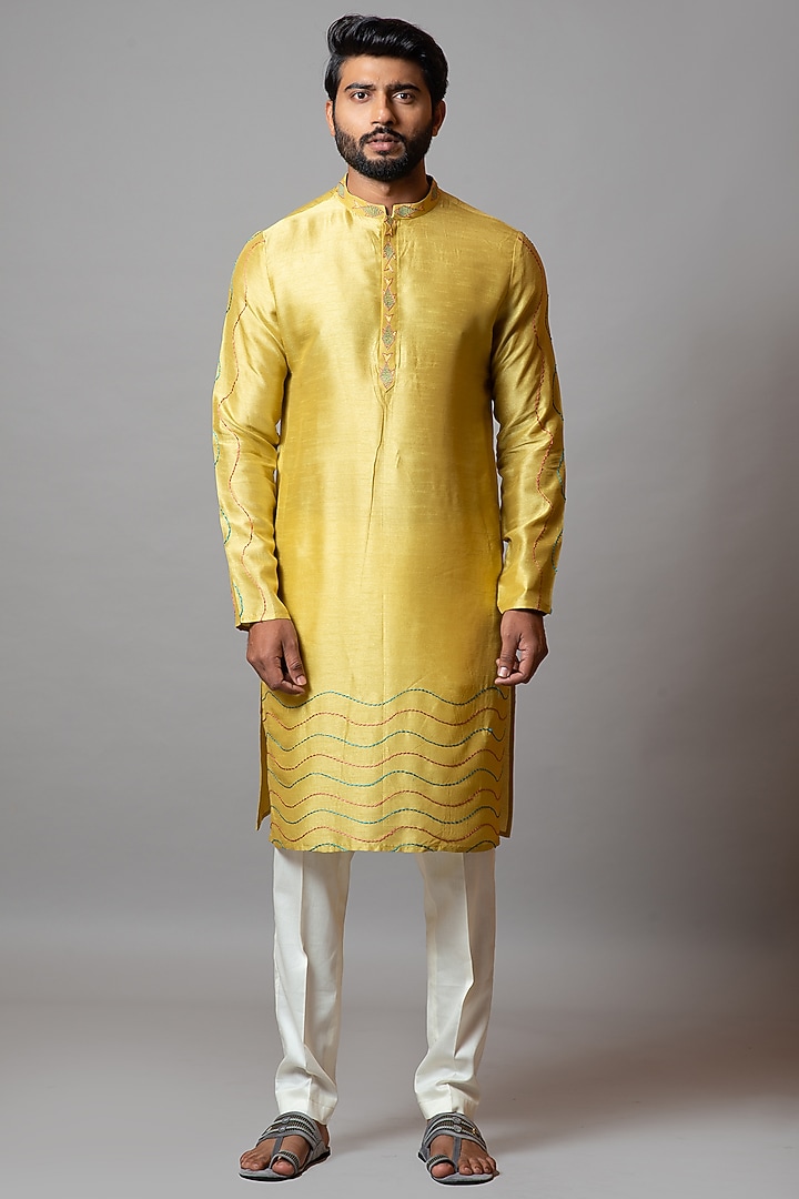 Mustard Yellow Bamberg Silk Embroidered Kurta Set by PAARSH at Pernia's Pop Up Shop