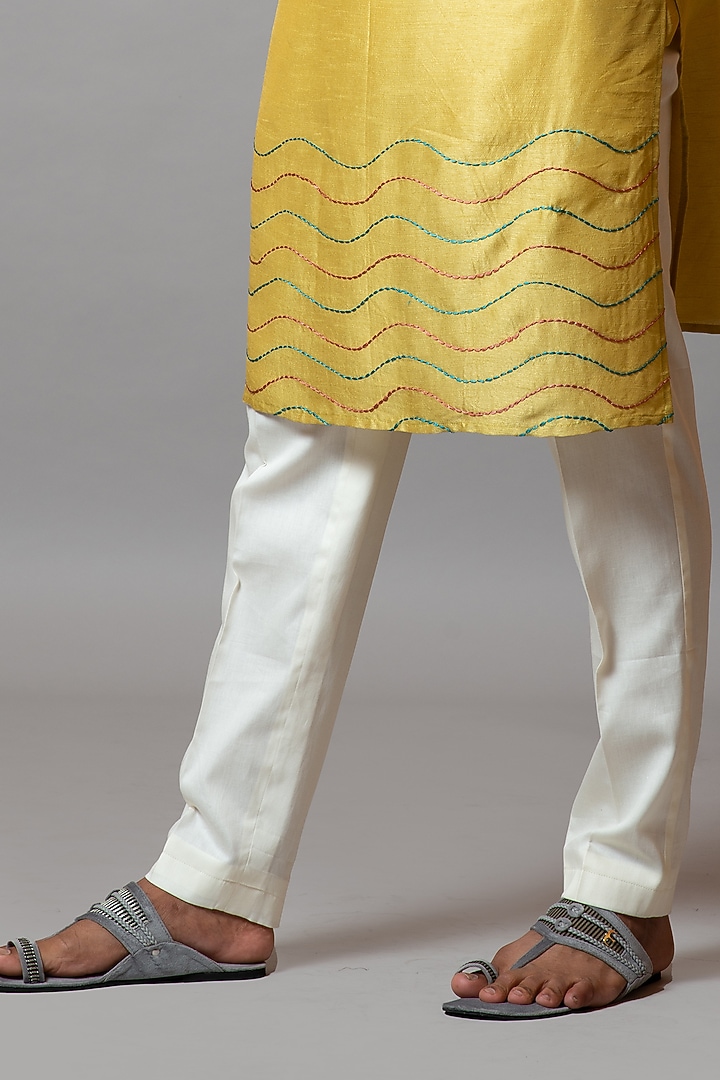 Mustard Yellow Bamberg Silk Embroidered Kurta Set by PAARSH at Pernia's Pop Up Shop