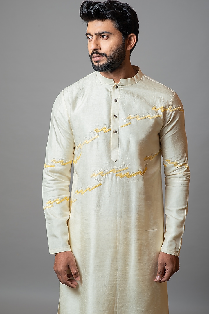 Cream Bamberg Silk Kurta Set by PAARSH at Pernia's Pop Up Shop